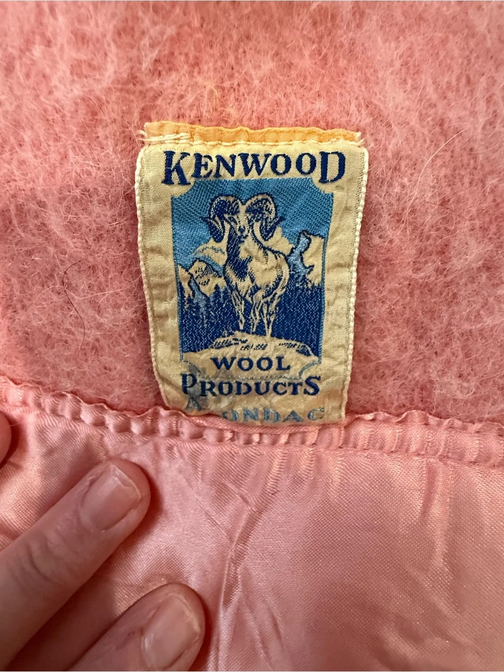 Kenwood Pure Wool Blanket Made In Canada Pink Rose Winter 86” X 74.5” Approx
